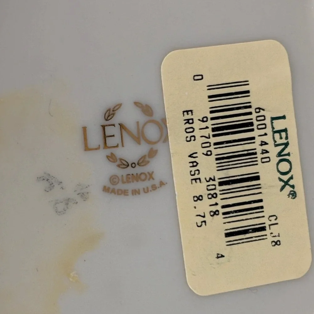 Lenox Eros Vintage Porcelain Vase Ivory Gold Gilt Embossed Floral Made‎ USA